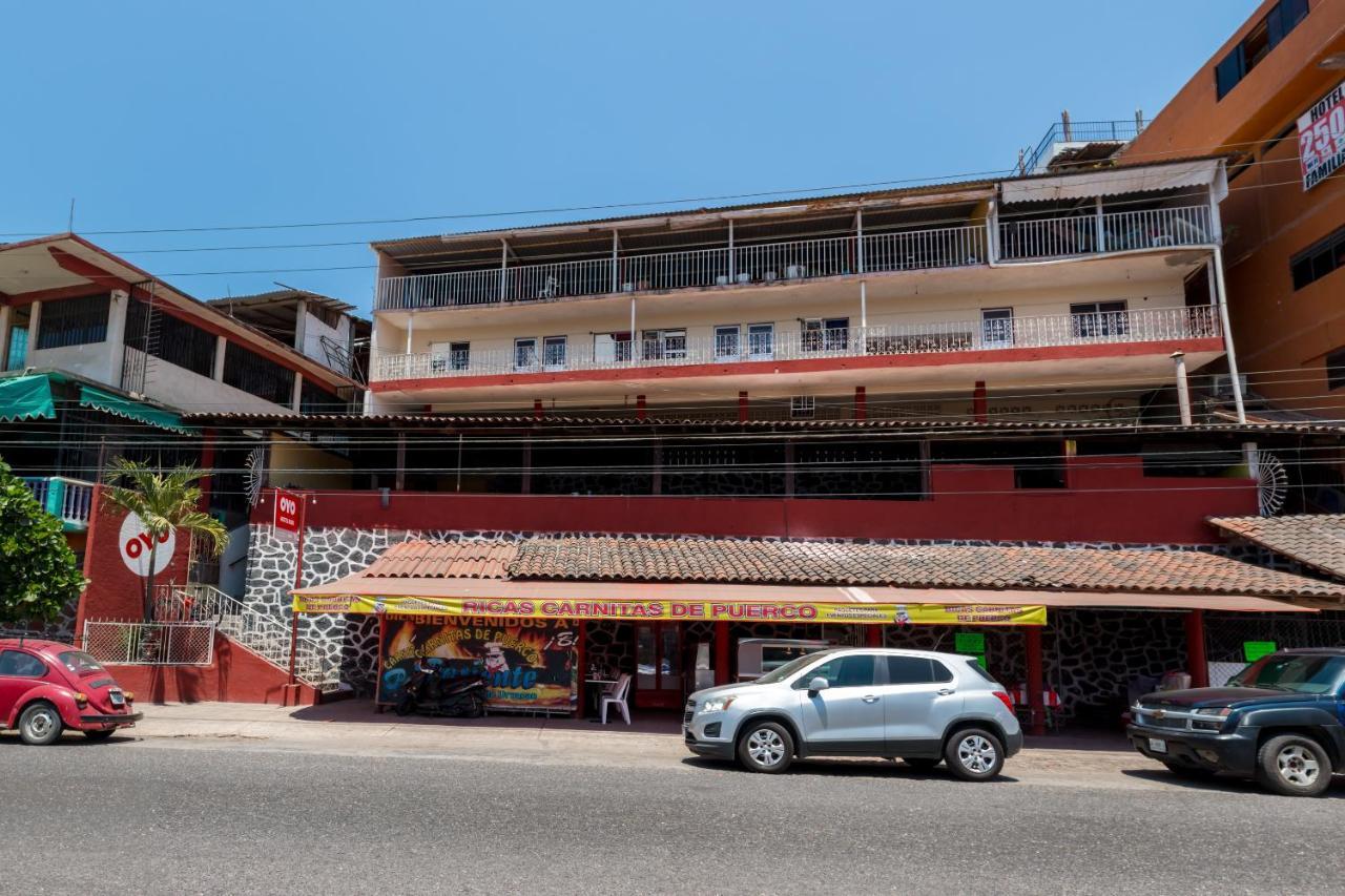 Oyo Hotel Rubi Zihuatanejo Exterior photo