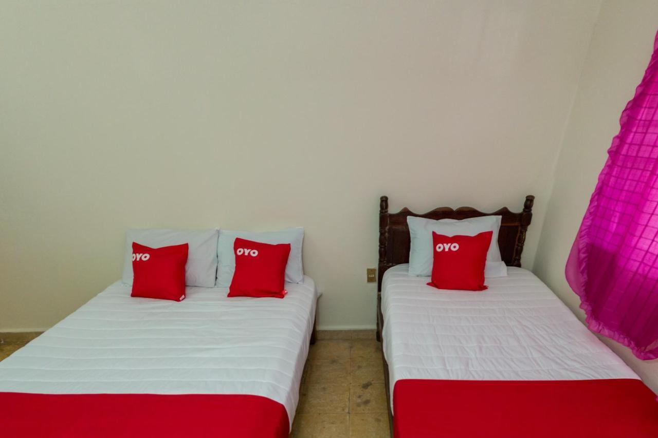 Oyo Hotel Rubi Zihuatanejo Exterior photo