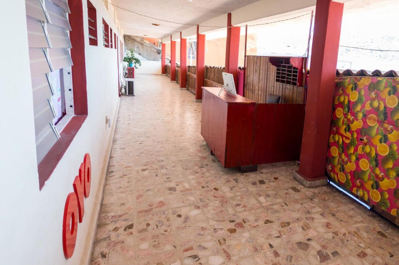 Oyo Hotel Rubi Zihuatanejo Exterior photo